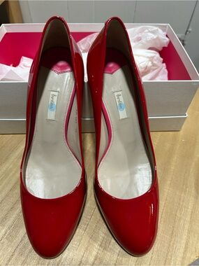 Boden Red Patent Leather Women's Pumps - Classic Round Toe Heel